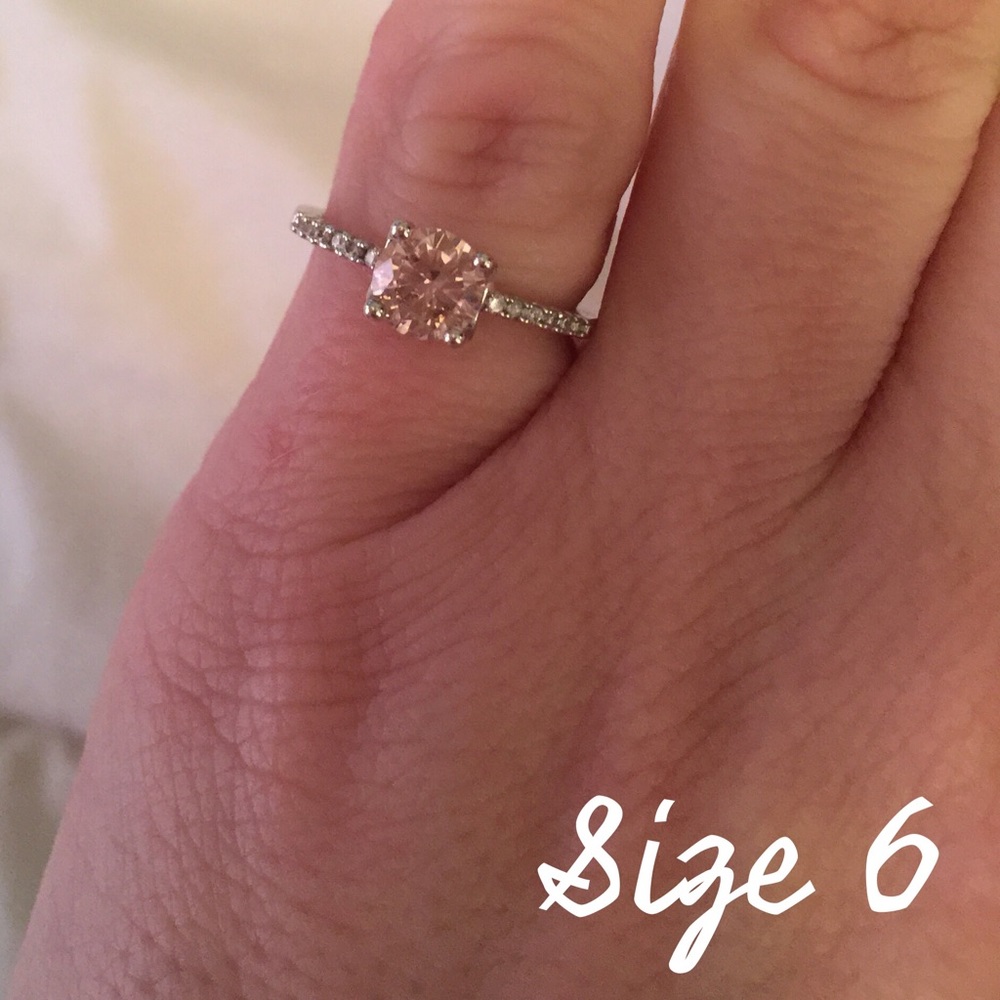 Silvertone Ring - Pink